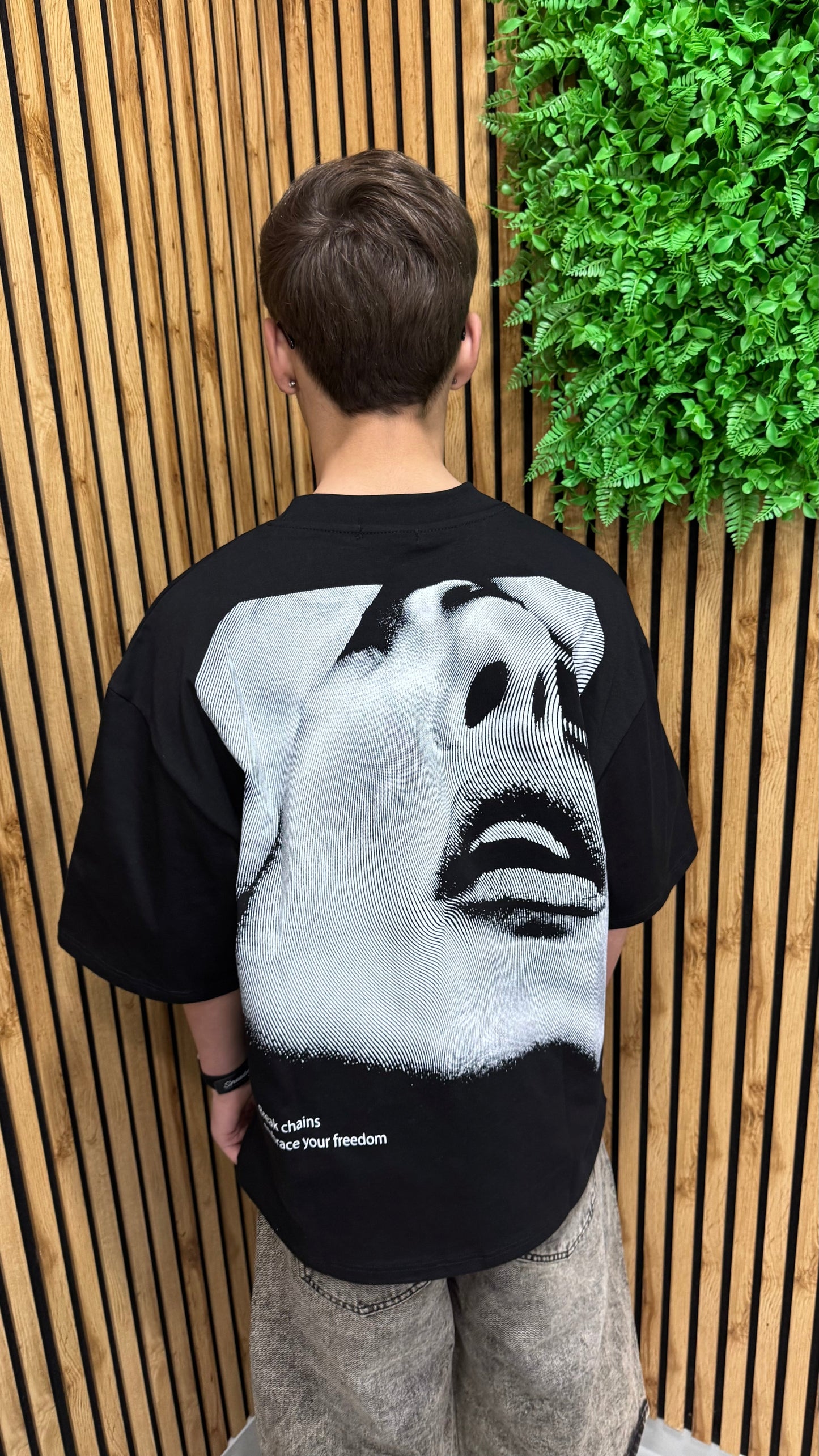 T-Shirt Tessuto Premium "KISS ME"