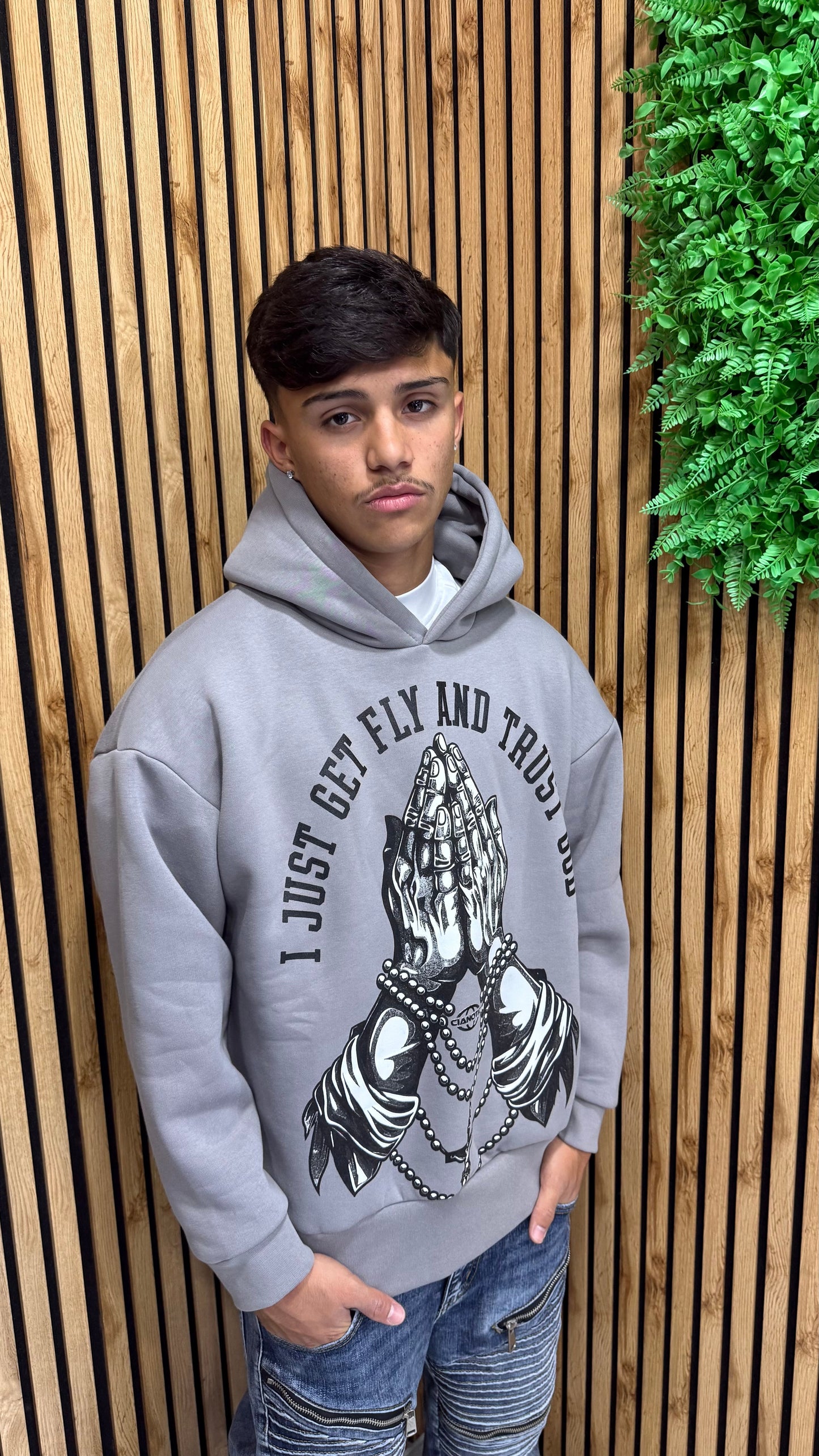 Felpa “Pray” Cianotic